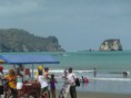 /album/imagenes/south-america-1230470700-vendors-at-the-beach-jpg/
